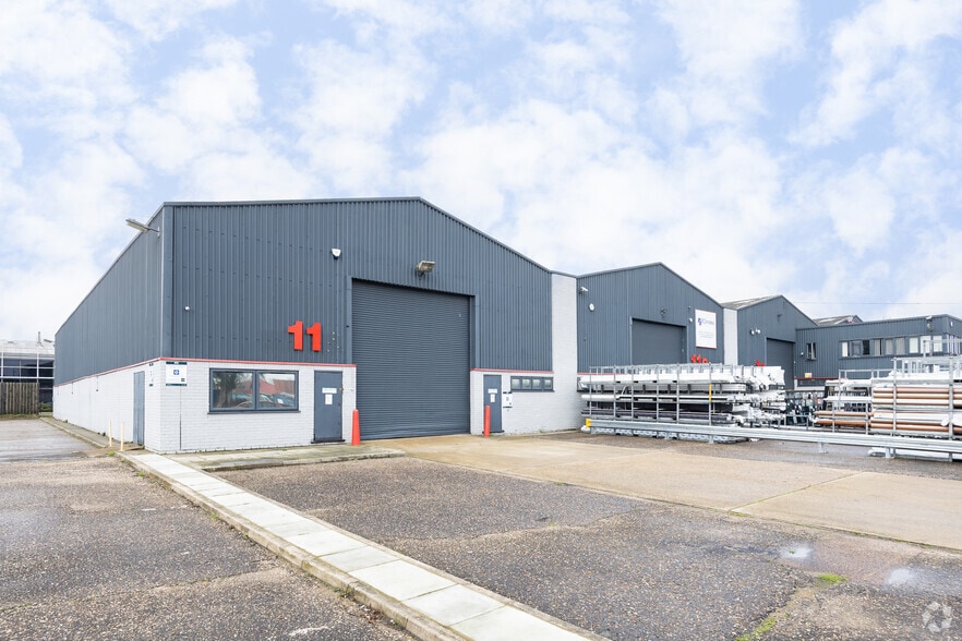 The Wheelwrights, Southend On Sea to rent - Building Photo - Image 2 of 3