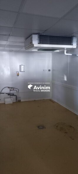 Retail in Fonsorbes to rent - Interior Photo - Image 3 of 4