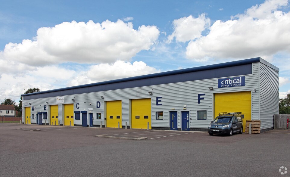 Howland Rd, Thame for sale - Primary Photo - Image 1 of 1