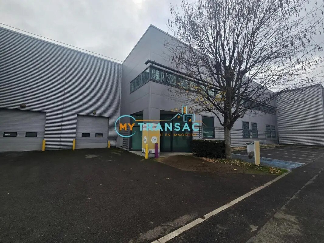 Light Industrial in Ivry-sur-Seine to rent Building Photo- Image 1 of 6