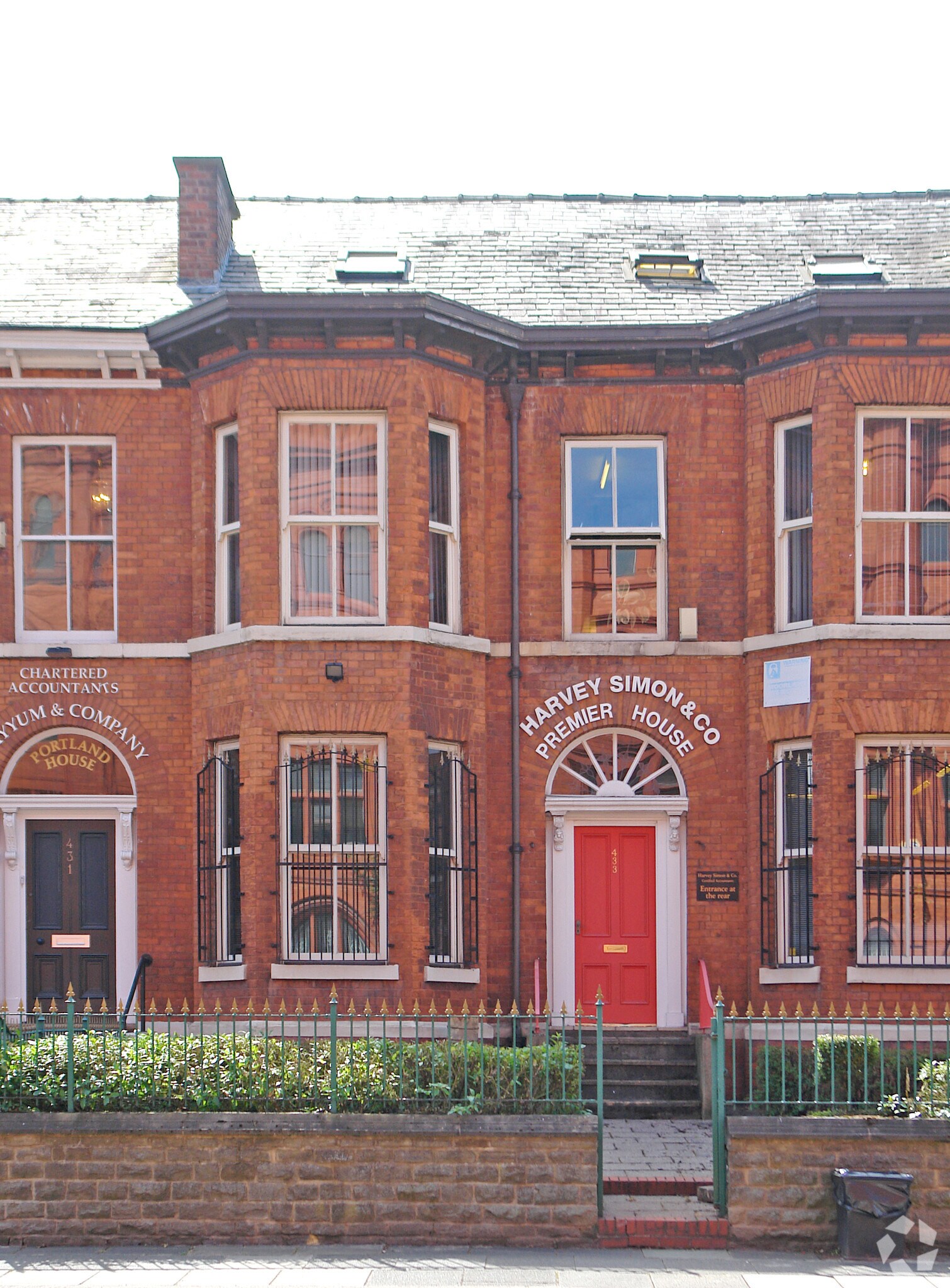 435 Chester Rd, Manchester for sale Primary Photo- Image 1 of 1