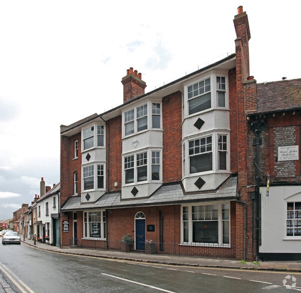 1 High St, Watlington to rent - Primary Photo - Image 1 of 4