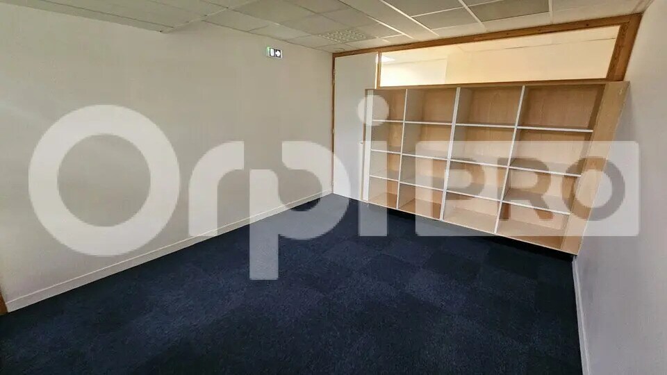 Office in Bordeaux to rent - Interior Photo - Image 2 of 3