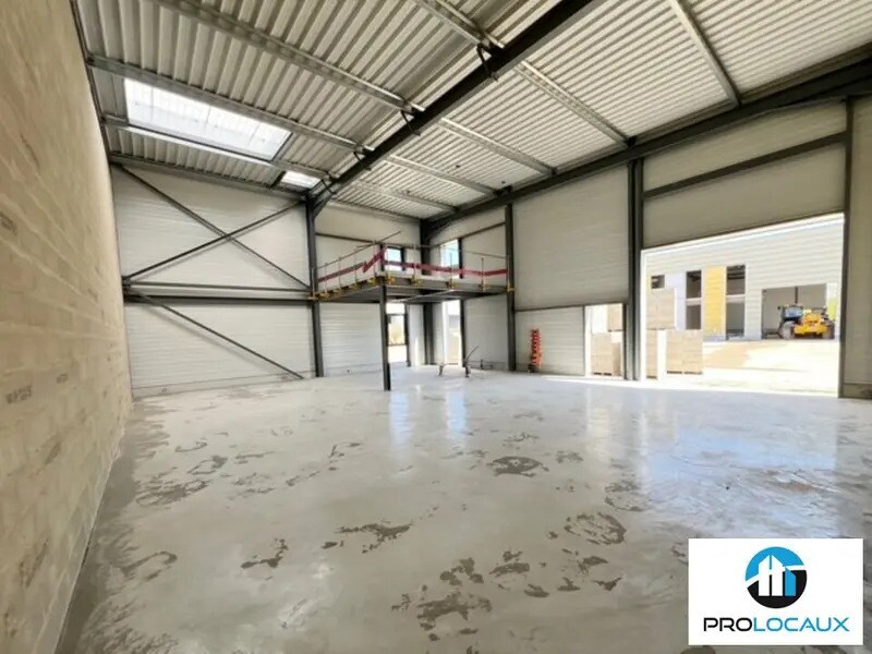 Location Local d'activités 283 m² - Photo 1