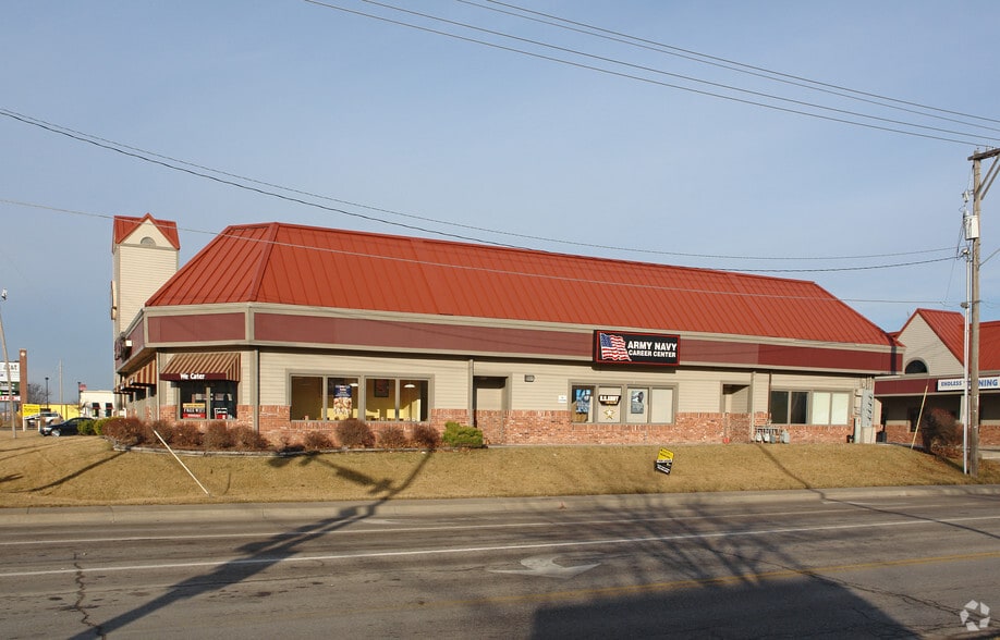 2223-2323 Louisiana St, Lawrence, KS for rent - Building Photo - Image 2 of 5