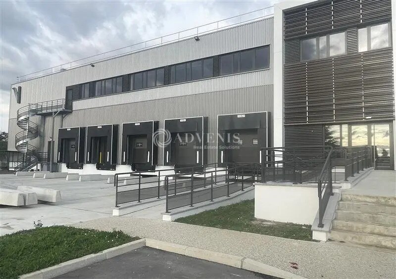 Industrial in Garges-lès-Gonesse to rent Building Photo- Image 1 of 23