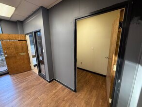 2500 W Broad St, Athens, GA to rent Interior Photo- Image 2 of 7