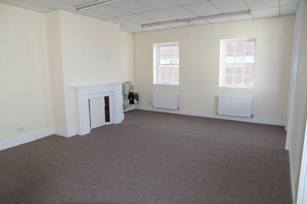 2 Huntingdon St, St Neots for rent - Interior Photo - Image 2 of 2