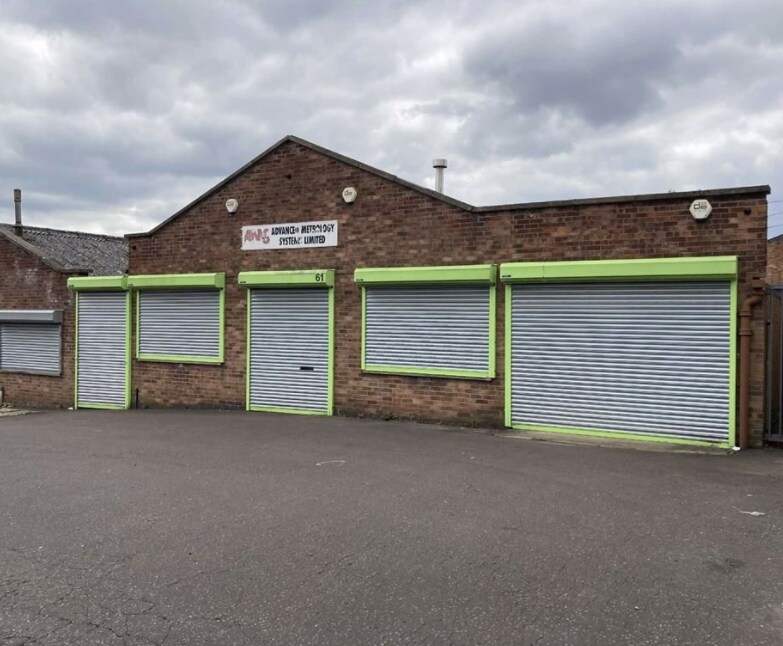 61 Kenilworth Dr, Oadby, LE2 5LT UK