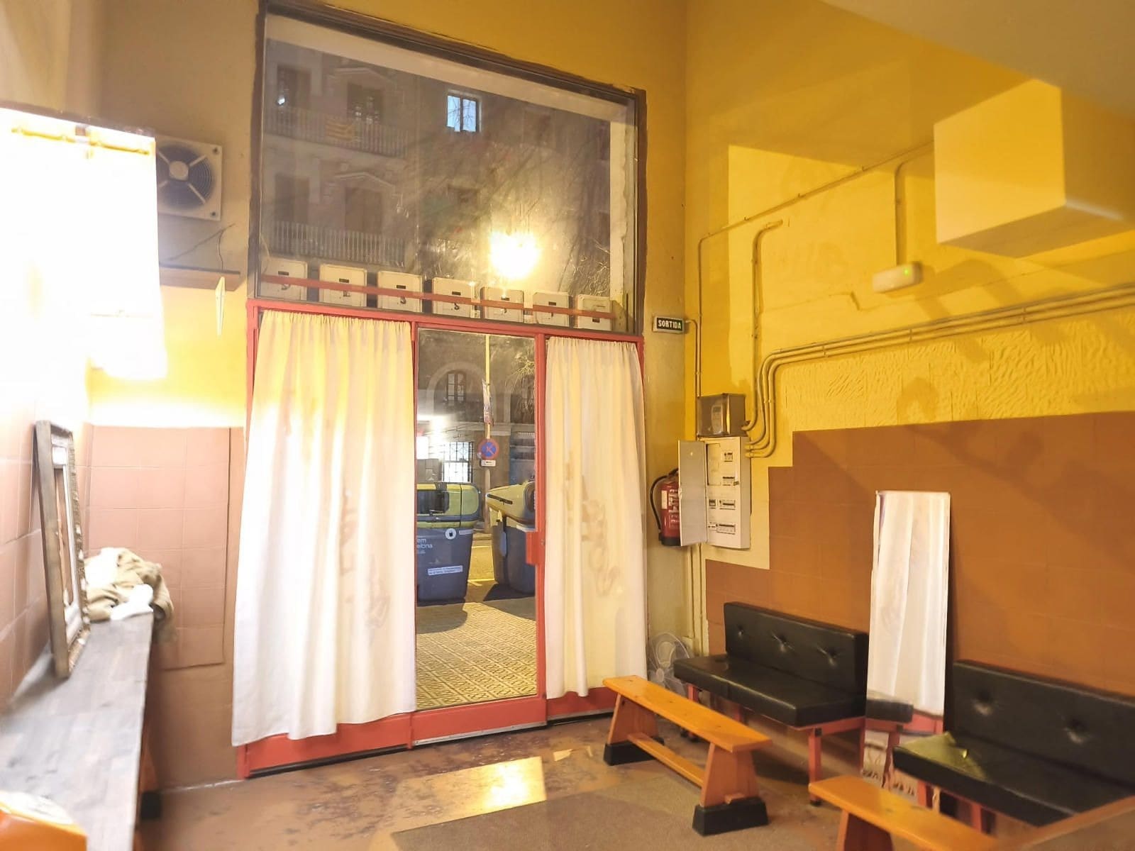 Retail in Barcelona, Barcelona to rent Interior Photo- Image 1 of 14