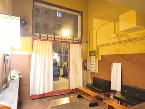 Retail in Barcelona, Barcelona to rent Interior Photo- Image 1 of 14