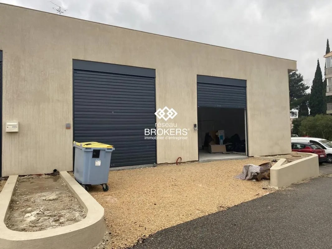 Light Industrial in Fréjus for sale Building Photo- Image 1 of 9