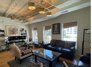 670 N Clark St, Chicago, IL for rent - Interior Photo - Image 2 of 8