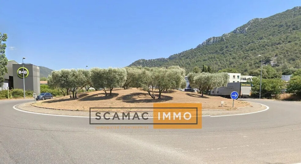 Industrial in Aubagne to rent - Building Photo - Image 2 of 5