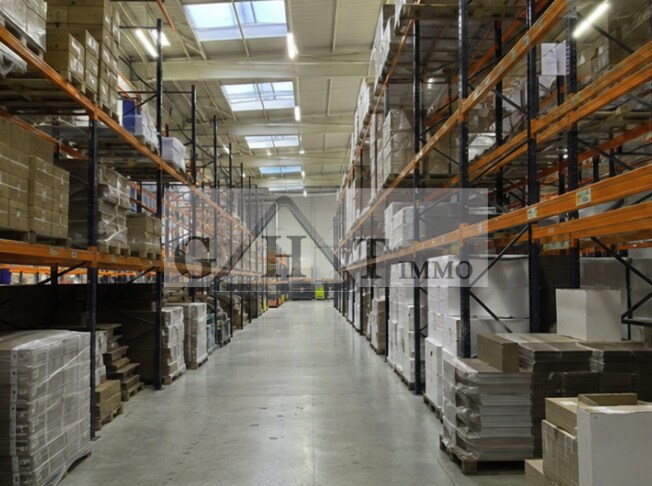 Industrial in Villeneuve-la-Garenne to rent - Building Photo - Image 2 of 3