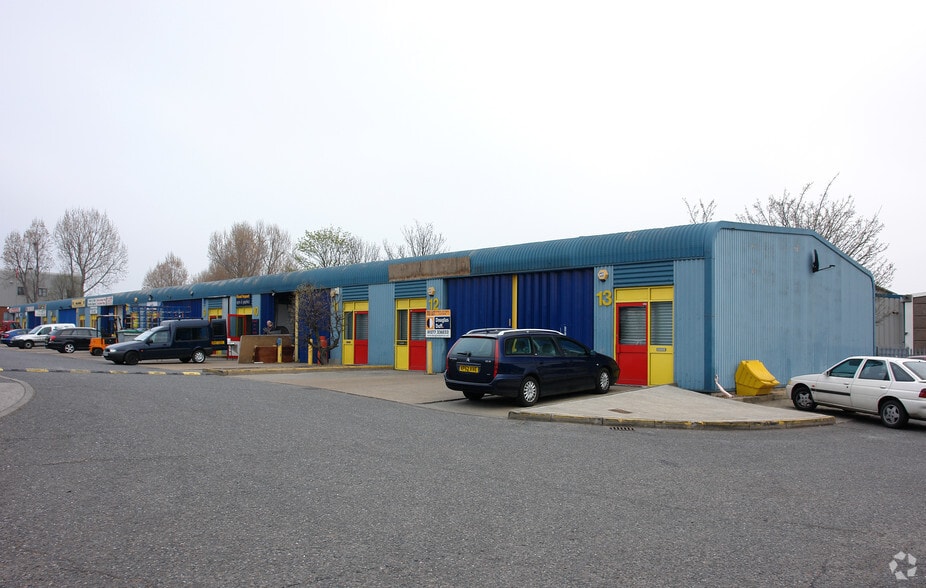 Breach Rd, Grays to rent - Building Photo - Image 2 of 7