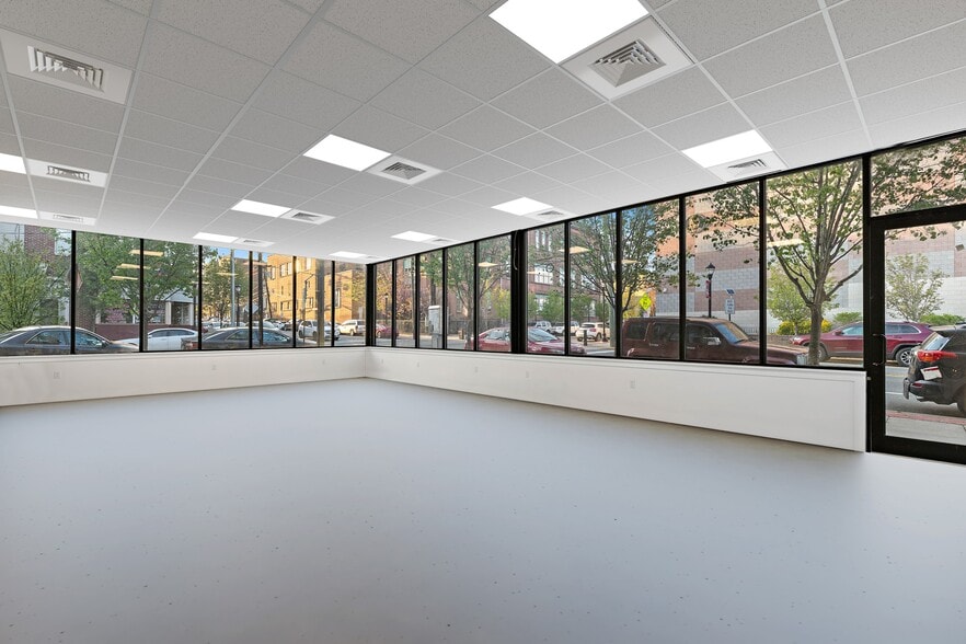 1414 NEW YORK Ave, Union City, NJ for sale - Interior Photo - Image 2 of 10