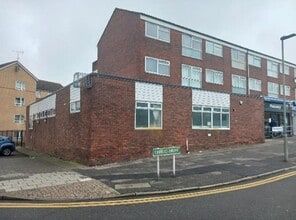 25 Eldred Dr, Bromley to rent Building Photo- Image 2 of 5