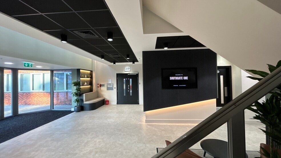Wilmslow Rd, Cheadle to rent - Interior Photo - Image 2 of 18