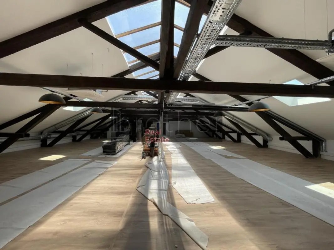 Office in Bordeaux to rent Interior Photo- Image 1 of 8