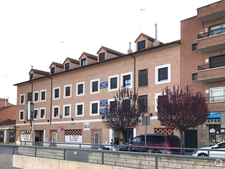 Calle Gonzalo de Córdoba, 23 – 25, San Fernando de Henares, Madrid to rent - Primary Photo - Image 1 of 1