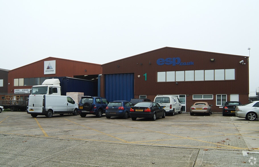 Hyperion Way, Reading to rent - Building Photo - Image 2 of 4