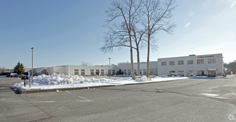 611 Industrial Way W, Eatontown, NJ for rent - Building Photo - Image 3 of 4