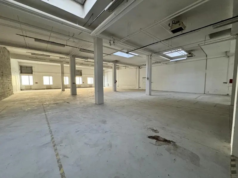 Light Industrial in Villepinte to rent Building Photo- Image 1 of 20