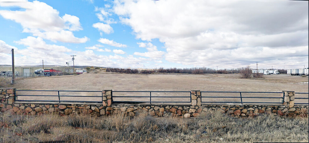 205 Quinella Dr, Sunland Park, NM for sale - Primary Photo - Image 1 of 1