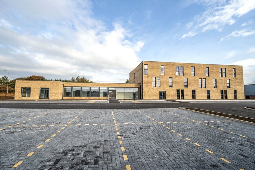 Meadowfield Av, Spennymoor to rent - Primary Photo - Image 1 of 4