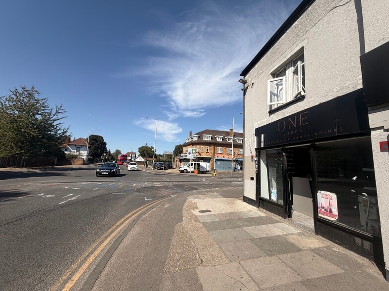 1-1B High St, Uxbridge to rent - Building Photo - Image 3 of 6