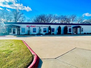 205 W Lamberth Rd, Sherman, TX for rent Building Photo- Image 1 of 3