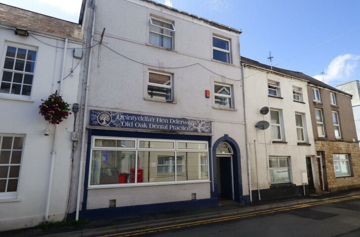 78 Water St, Carmarthen for sale Primary Photo- Image 1 of 1