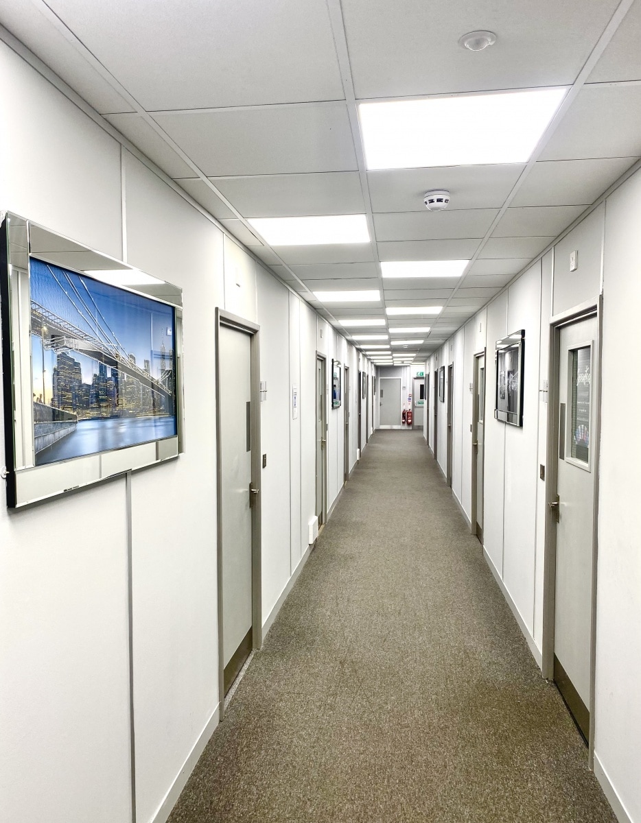 34-44 London Road Rd, Morden to rent Interior Photo- Image 1 of 6