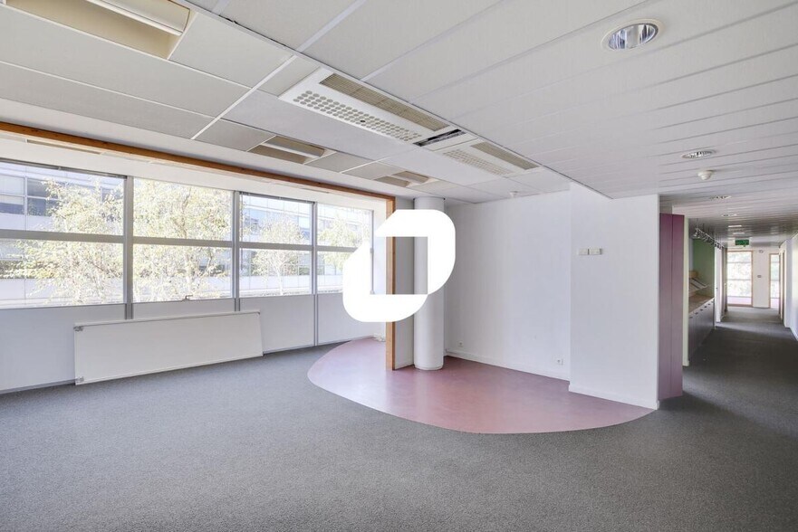 Office in Pantin to rent - Interior Photo - Image 2 of 16