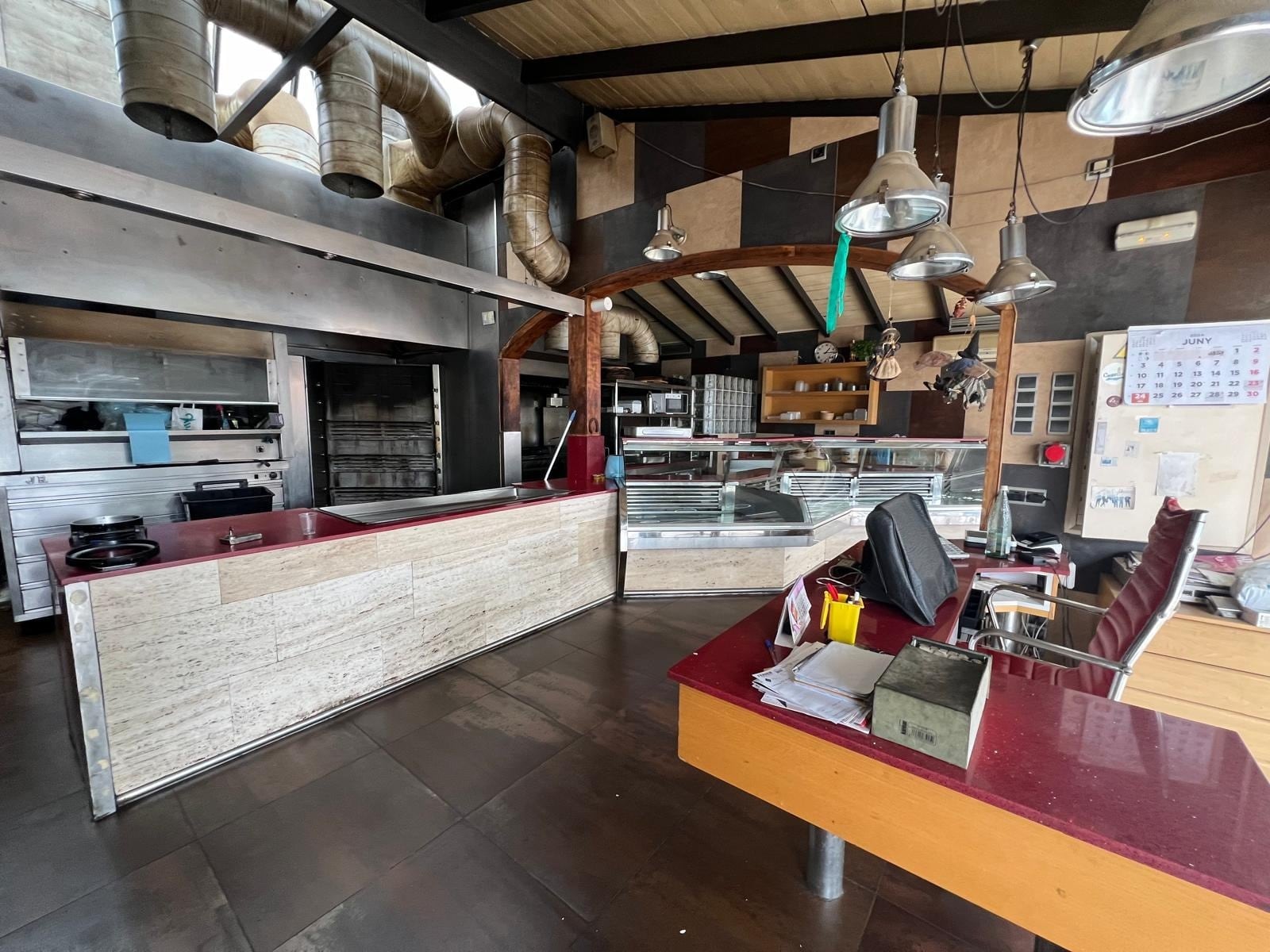 Retail in Cubelles, Barcelona to rent Interior Photo- Image 1 of 7