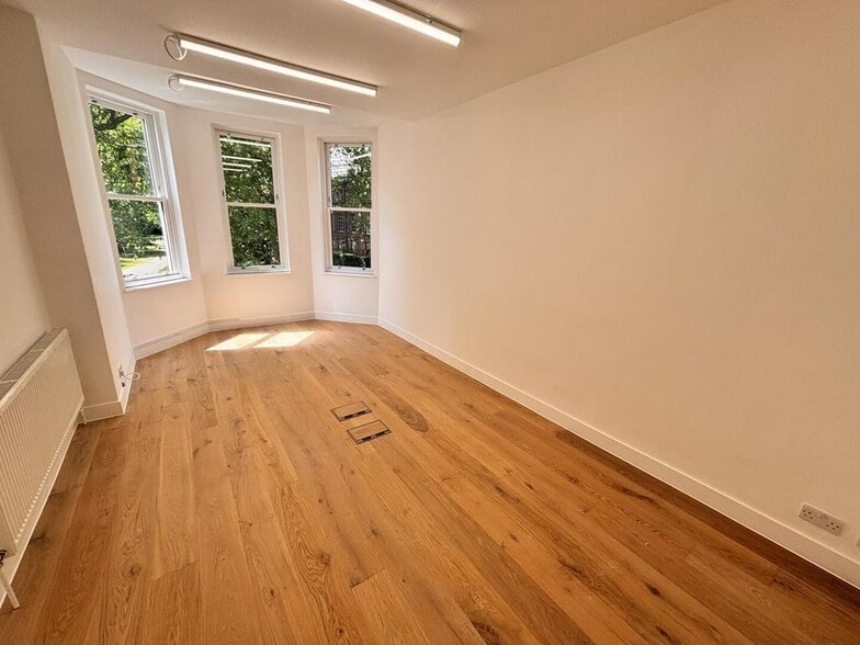 30 Vyner St, London to rent - Building Photo - Image 2 of 6