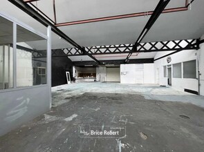 Light Industrial in Rillieux-la-Pape to rent Interior Photo- Image 2 of 4