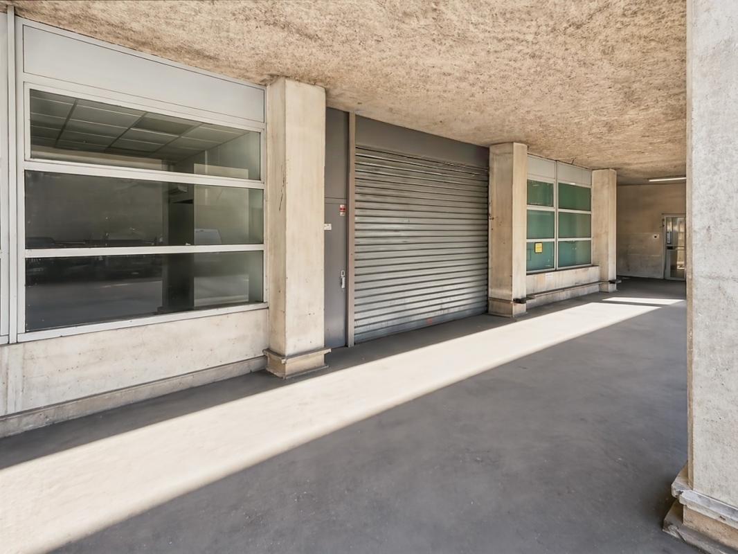 Light Industrial in Saint-Ouen-sur-Seine to rent Building Photo- Image 1 of 7