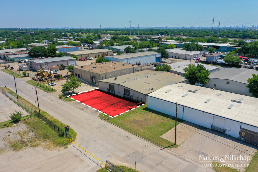 2616-2620 Sea Harbor Rd, Dallas, TX for rent - Building Photo - Image 3 of 12