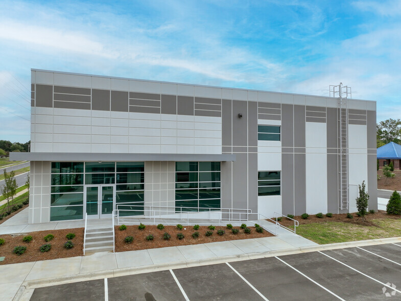 9000 Aviation Blvd NW, Concord, NC for sale - Primary Photo - Image 1 of 1