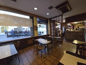 Retail in Barcelona, Barcelona to rent Interior Photo- Image 1 of 12