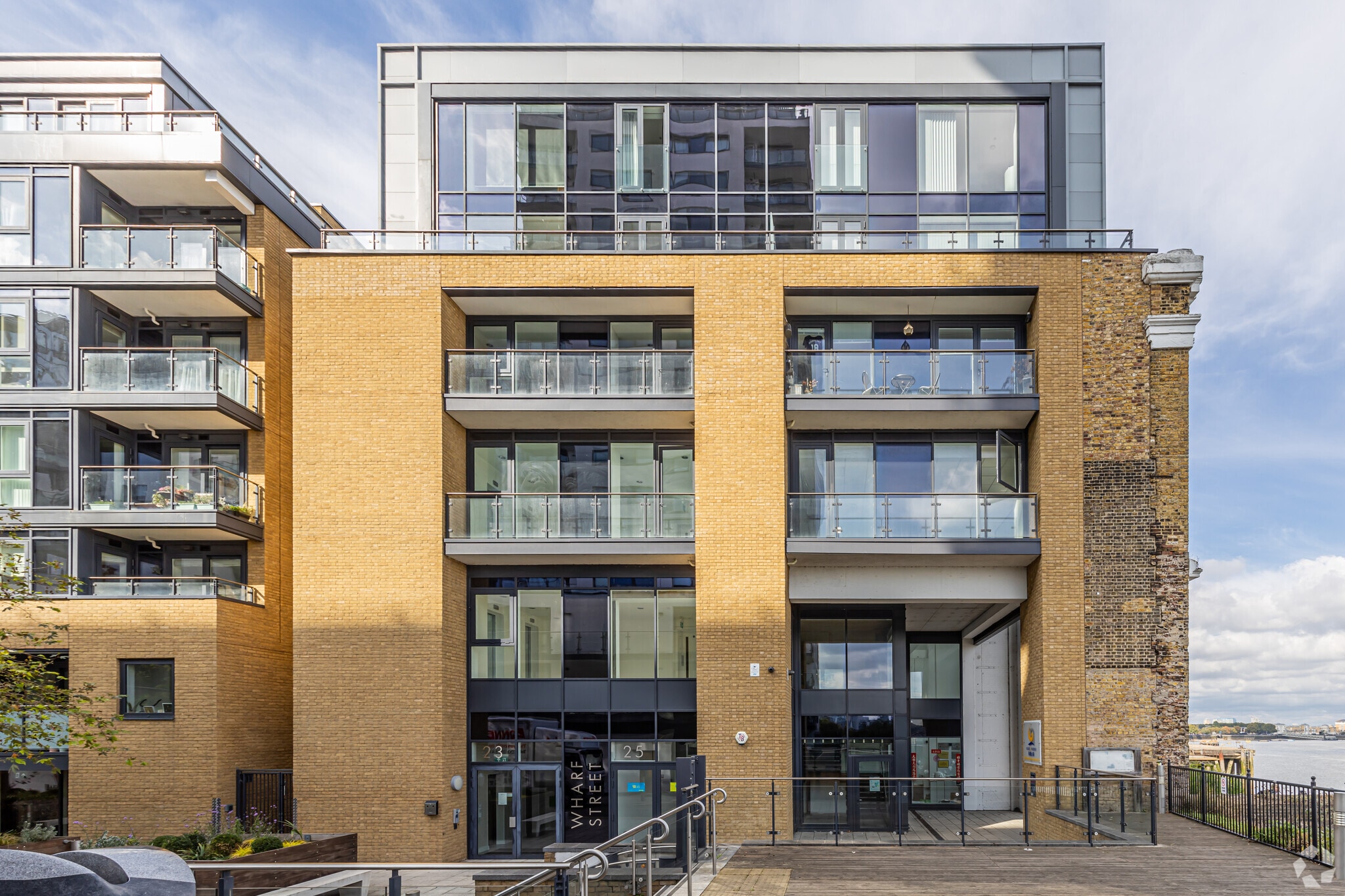 21-23 Wharf St, London to rent Primary Photo- Image 1 of 18