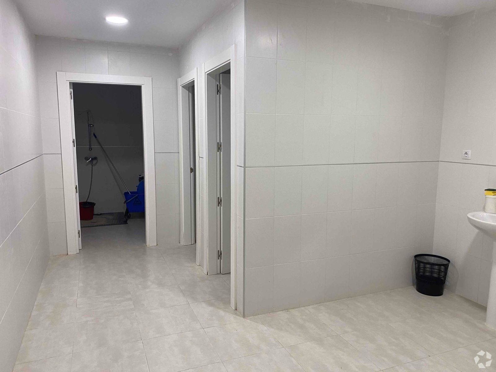 Industrial in Chiloeches, Guadalajara to rent Primary Photo- Image 1 of 11