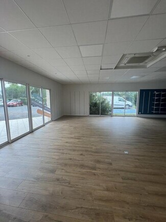More details for 22 Rue De Ribosi, Léguevin - Retail for Sale