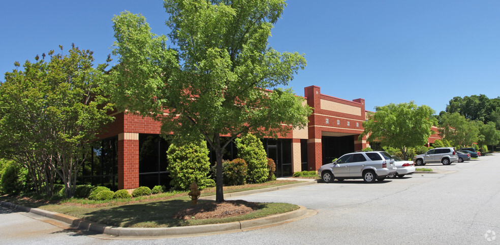 401 Brookfield Pky, Greenville, SC for rent - Building Photo - Image 1 of 1