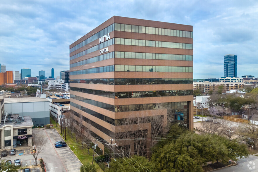 2211 Norfolk St, Houston, TX for rent - Building Photo - Image 2 of 9