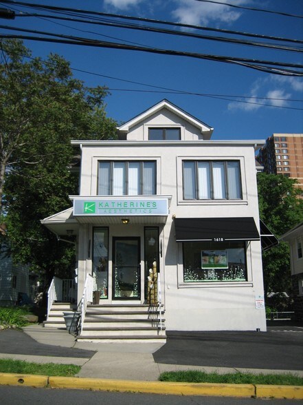 1618 Parker Ave, Fort Lee, NJ for sale - Primary Photo - Image 1 of 1