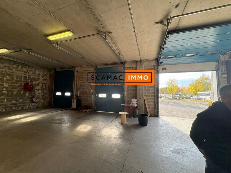 Industrial in Herblay-sur-Seine to rent - Building Photo - Image 2 of 3