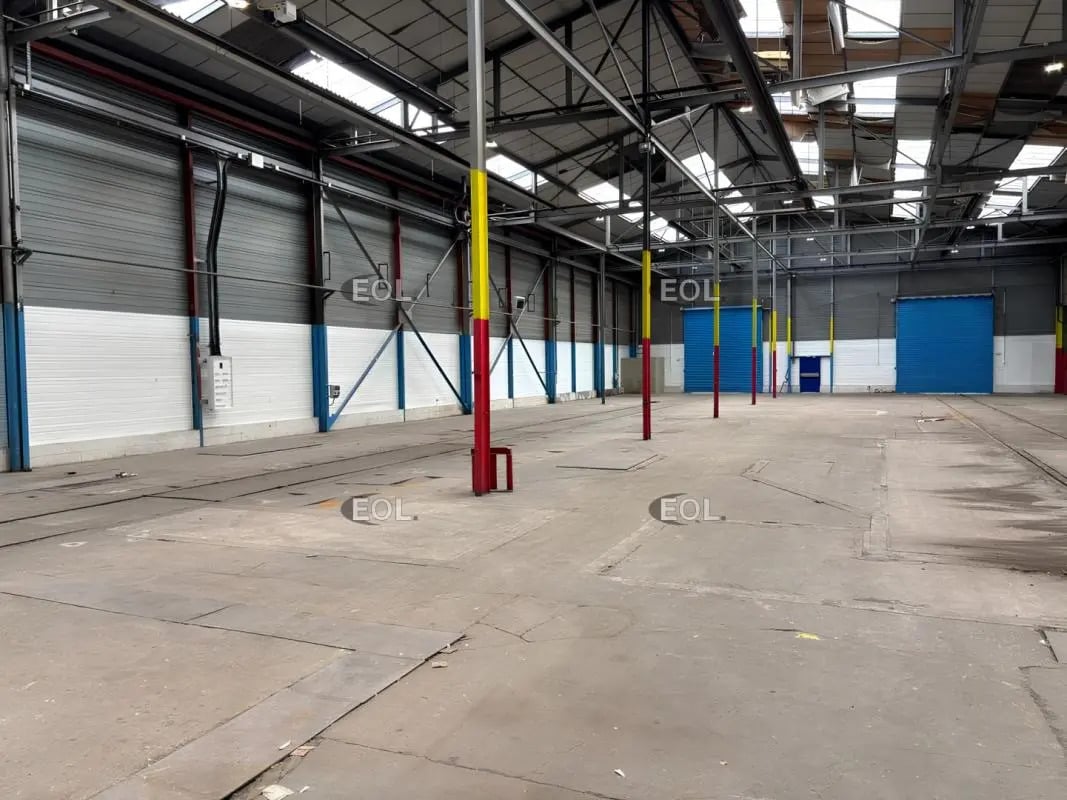 Light Industrial in Corbeil-Essonnes to rent Interior Photo- Image 1 of 1